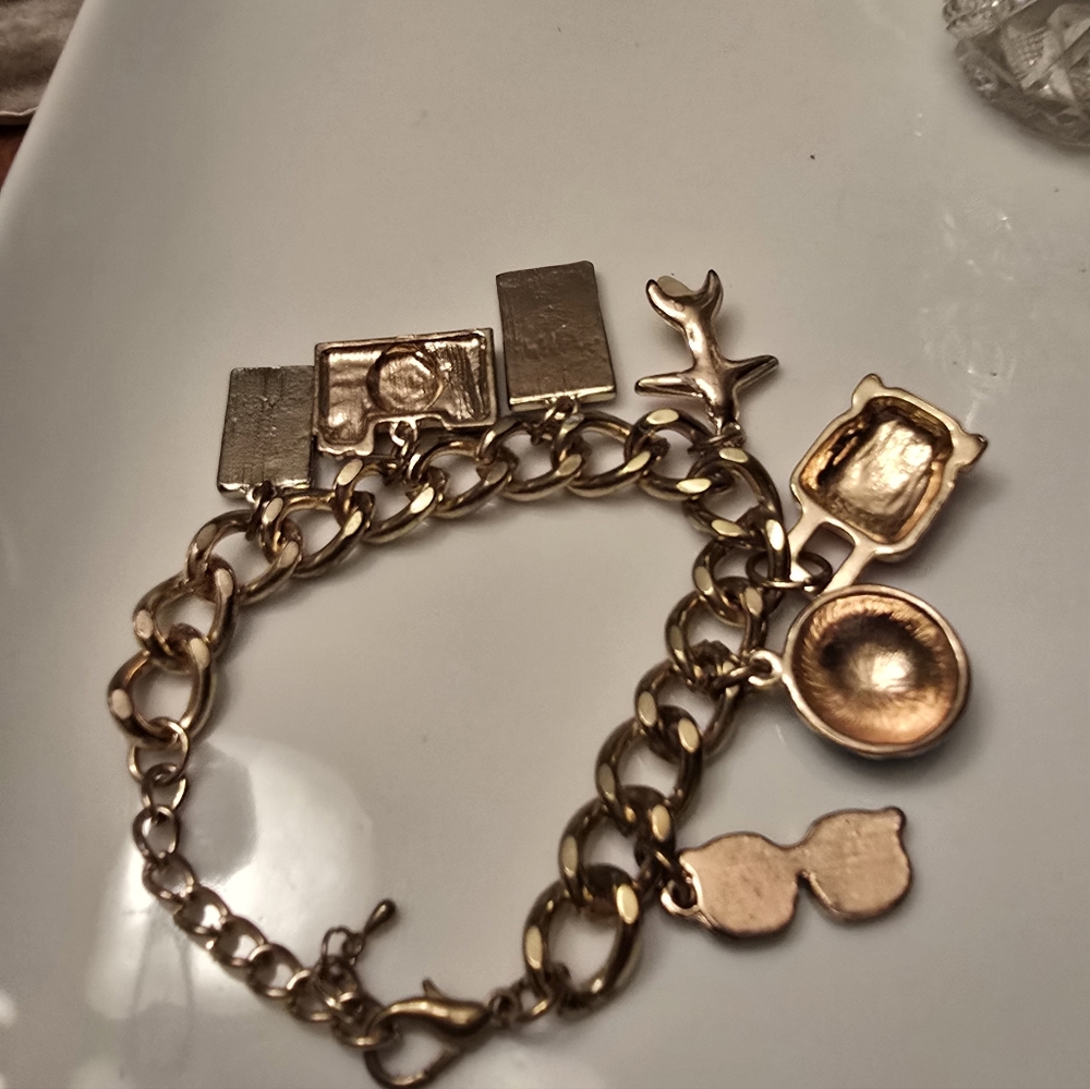 3 Pc., 1 Pc CHARMS ONLY (Betsey Johnson) Juicy Couture Bracelet, Heart Charms Br - Picture 6 of 8